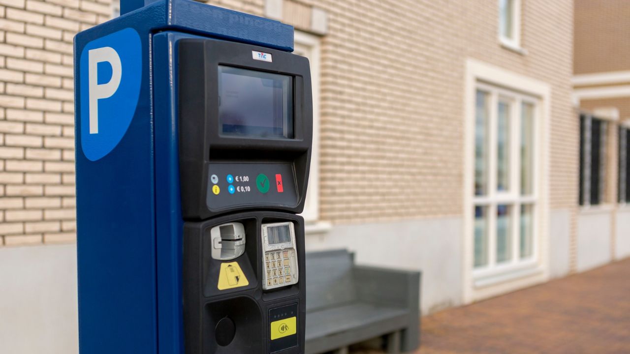 Valse QR-codes op parkeerautomaten in Valkenburg geplakt