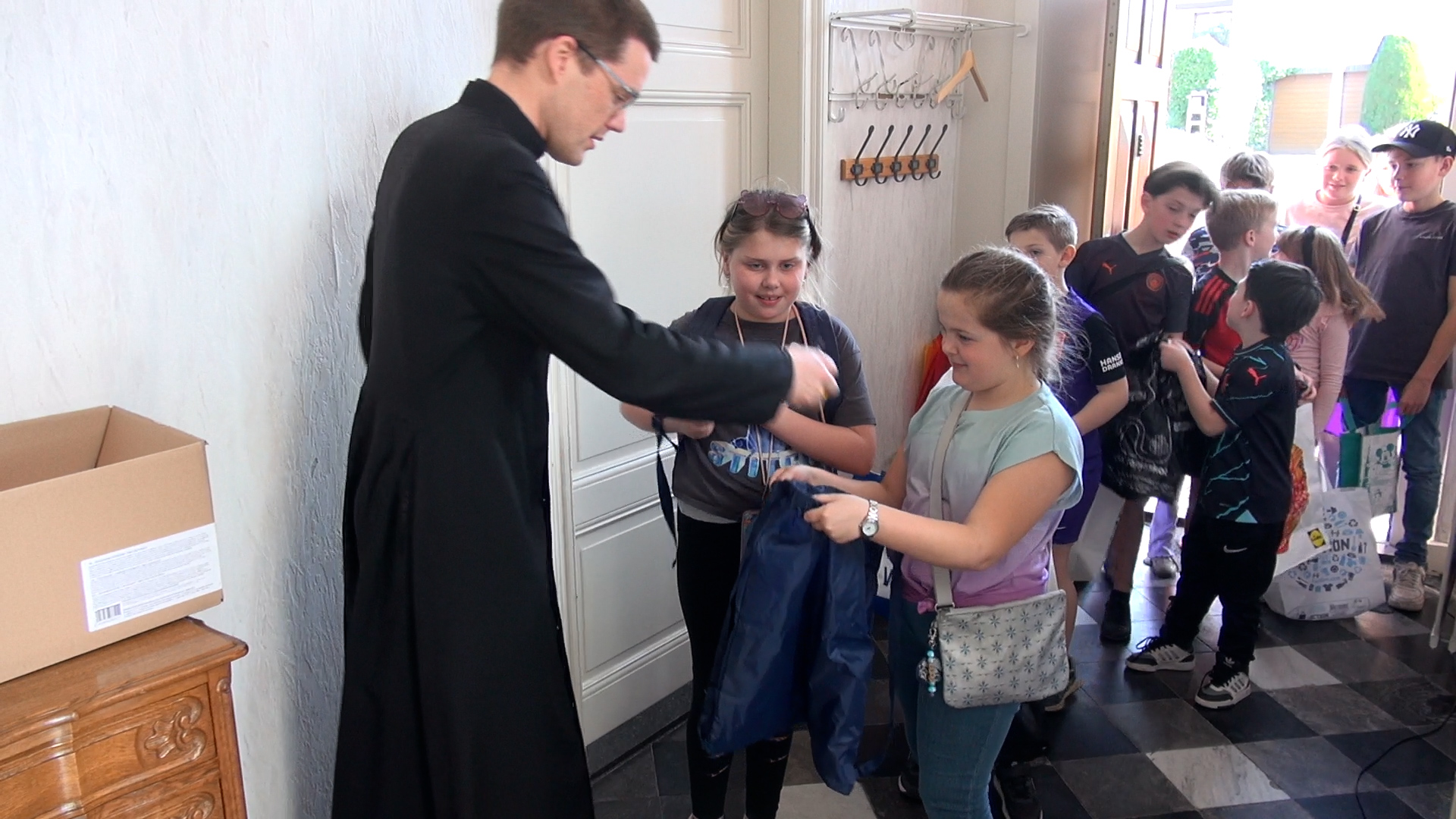 Langs de deuren in Ulestraten voor Hoes Hoes Heilhoes